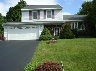 13 Rolling Hills Rd, Schenectady, NY 12309