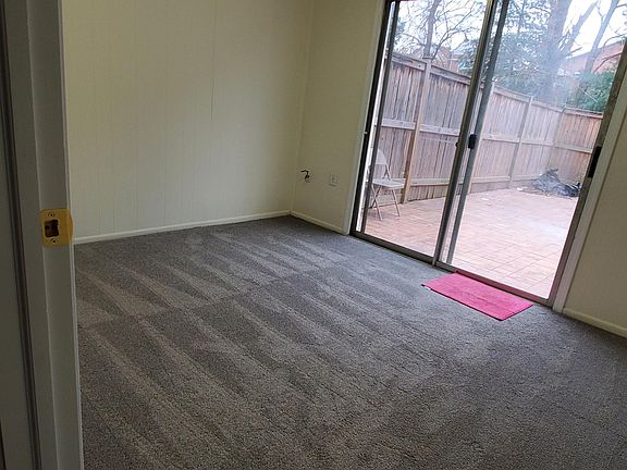 Lower level: Bedroom 2