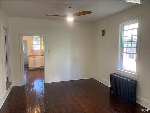 4th image of 728 Washington Ave