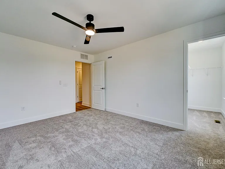 13 Griffin Ln — Photo 38