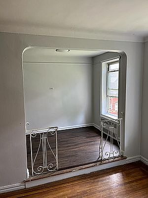 4th image of 10-11 Neilson St #3B