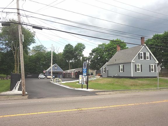 3rd image of 967 Bedford St