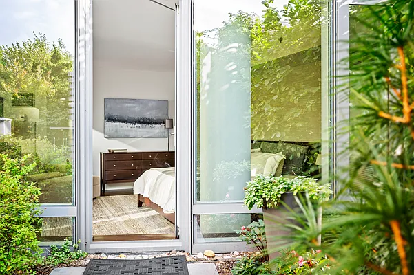 Sold by Compass | media 8