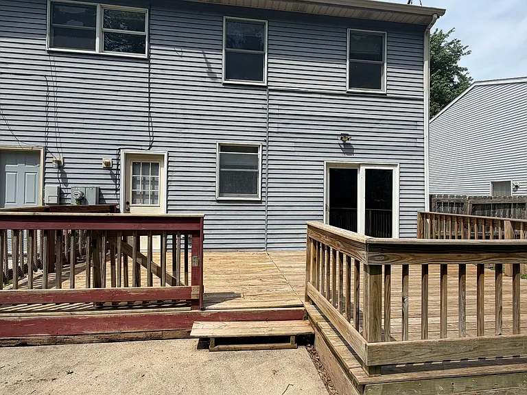 405 Woodlawn Ave — Photo 3