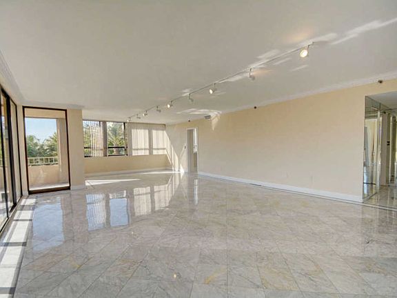 4th image of 11113 Biscayne Blvd Unit 251