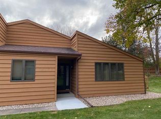 909 E Windfield Pl APT A, Appleton, WI 54911