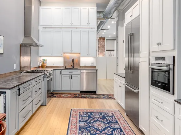 137-139 Pearl St #1, Boston, MA 02110