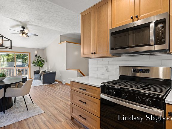 3rd image of 2640 Rolling Ridge Ln NW