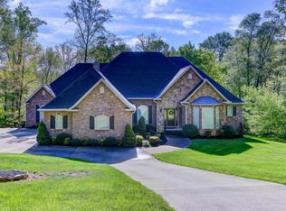 934 Timber Ridge Dr, Lenoir City, TN 37771