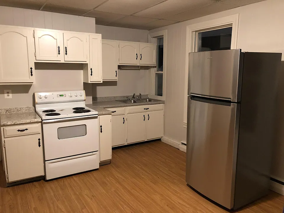 262-3 Auburn St