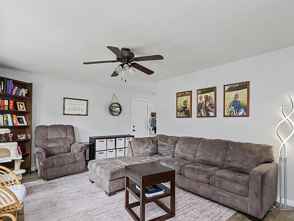 2nd image of 200 Essex Rd