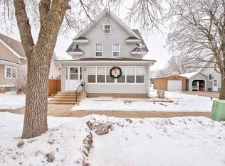 108 S 9th St, Estherville, IA 51334