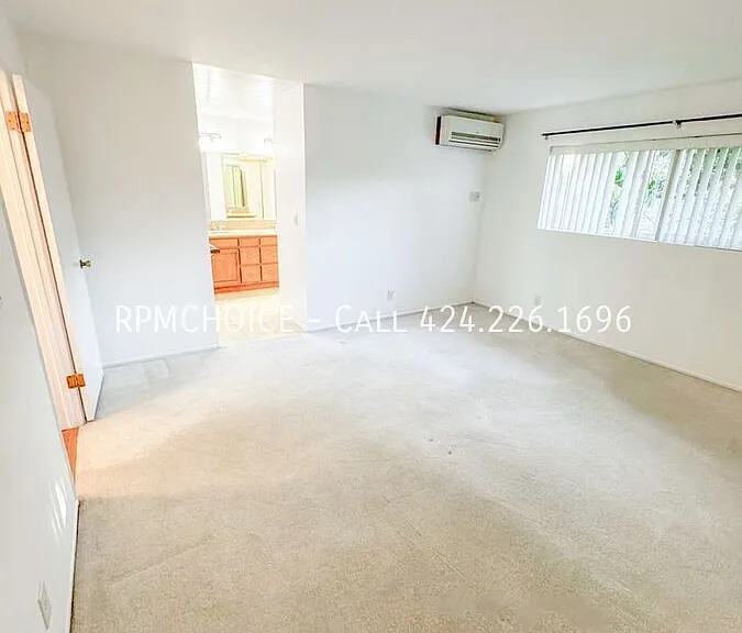 23821 Stanhurst Ave — Photo 15
