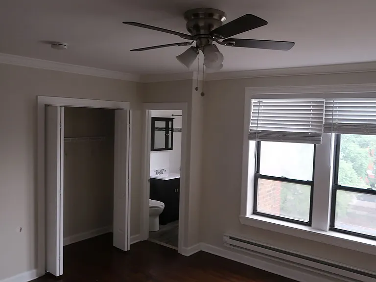 3345 N Marshfield Ave #301 — Photo 3
