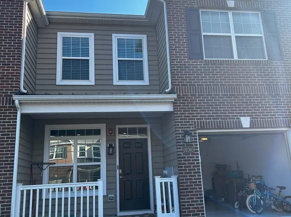 16760 River View Cir, Bristol, PA 19007