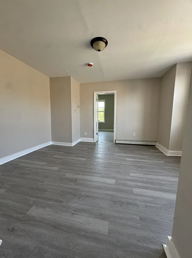 2 bed, 800 sqft, $2,050 — Photo 4