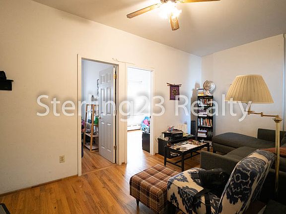 4th image of 2514 27th St APT 1F