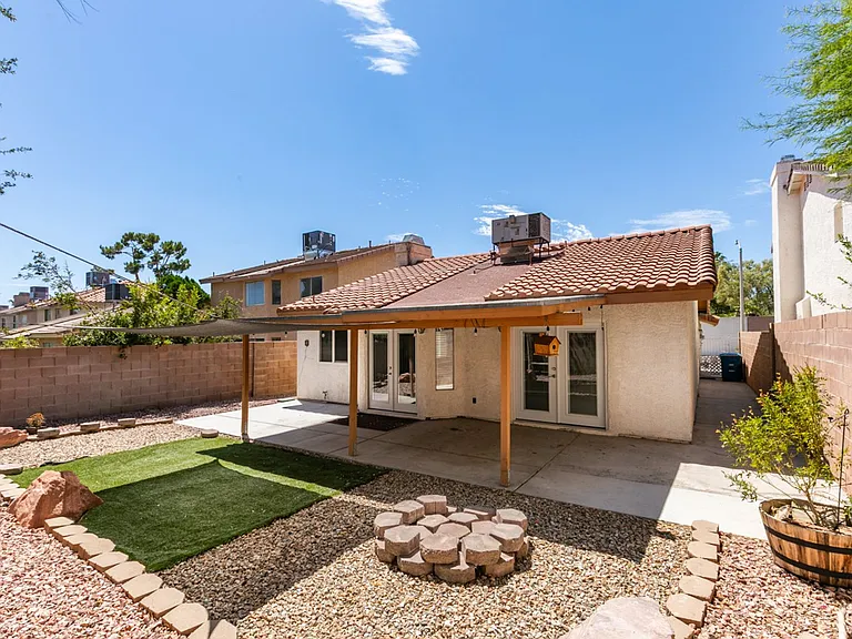 2842 Preciso Ln — Photo 24