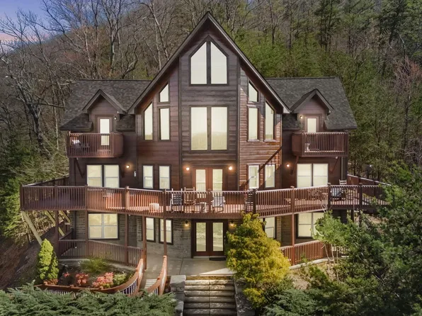 3643 Wilderness Mountain Rd, Sevierville, TN 37862