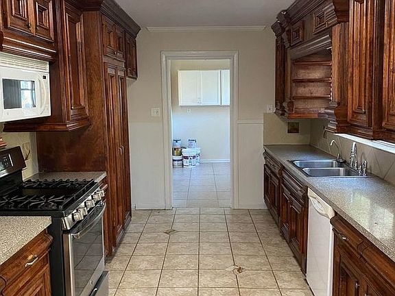 2nd image of 106 Harvey Ave