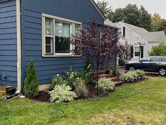 2nd image of 23 Crescent Ave