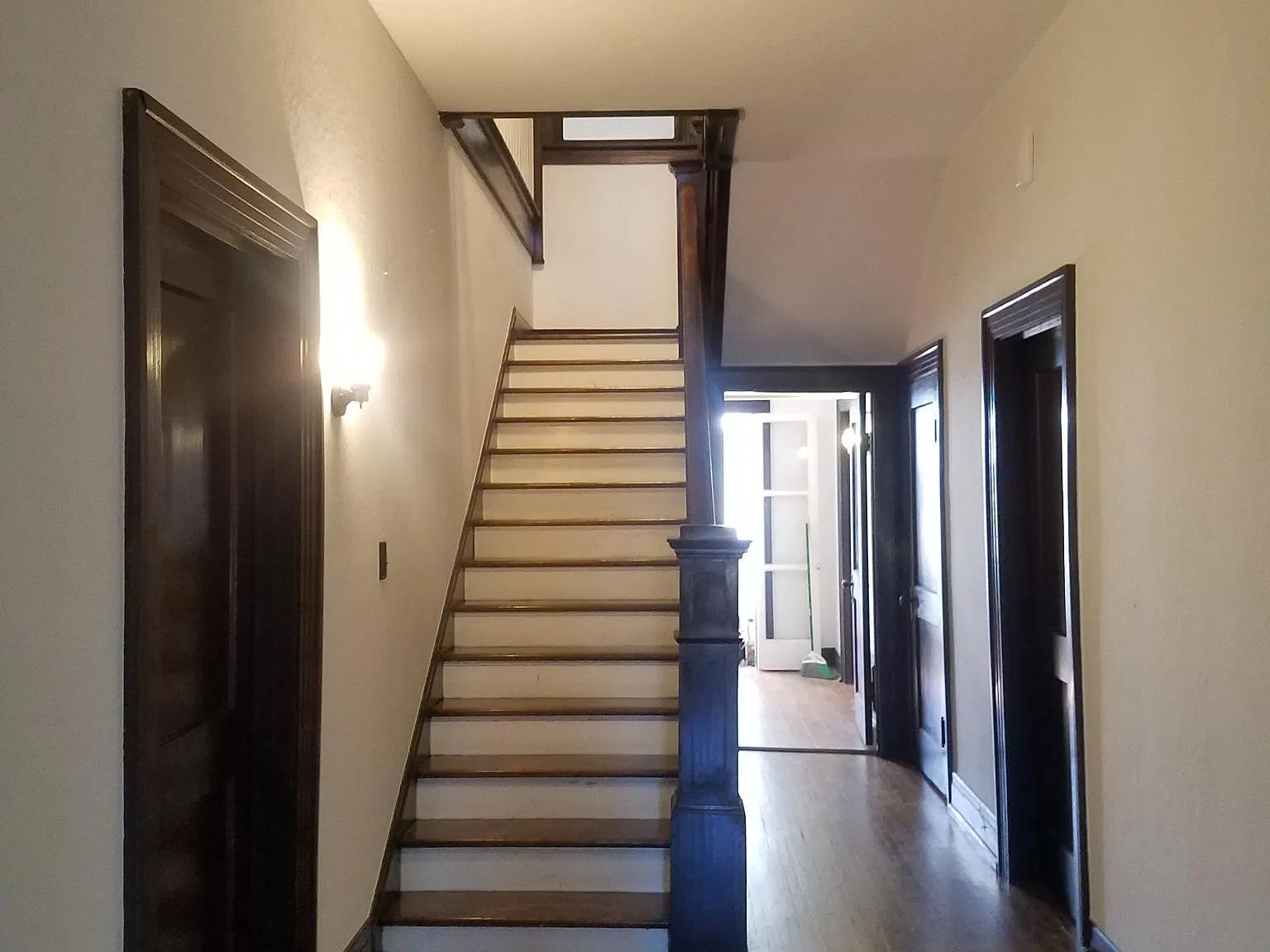 5 bed, 4018 sqft, $3,000 — Photo 3