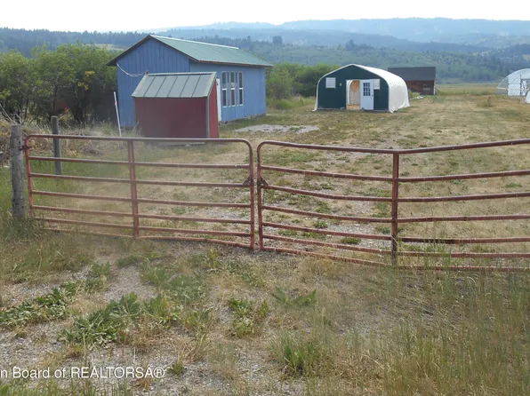 490 El Clark Ln, Smoot, WY 83126