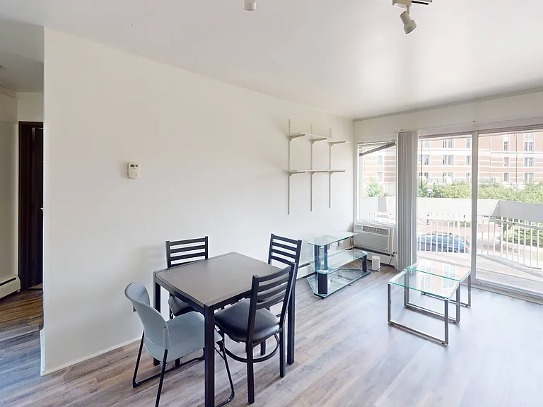 406 Packard St — Photo 6