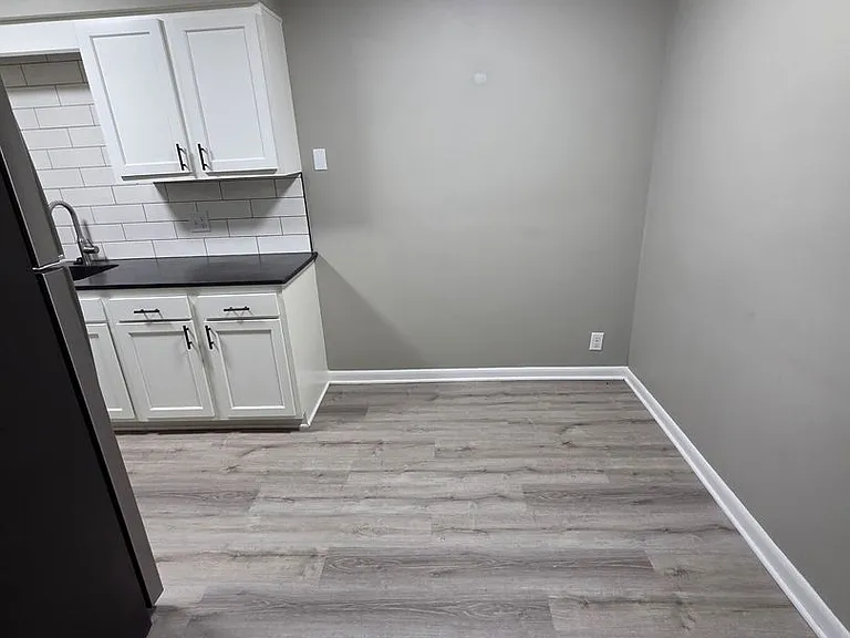 8826 Miami St — Photo 3