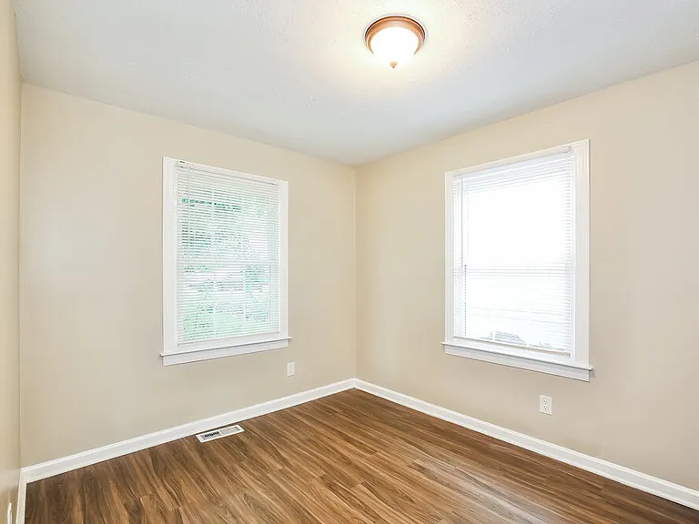 4407 Cornell Ave — Photo 14