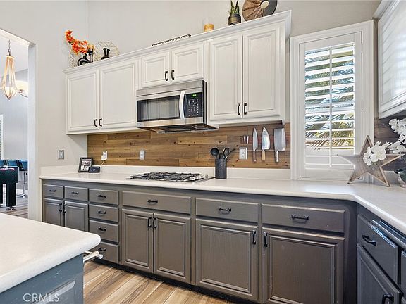 3rd image of 36232 Village Rd