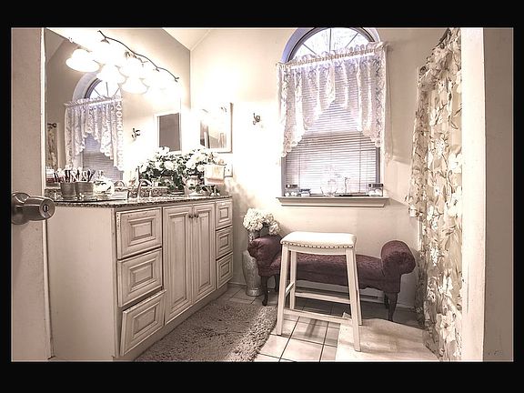 5th image of 855 Oronoke Rd Unit 2