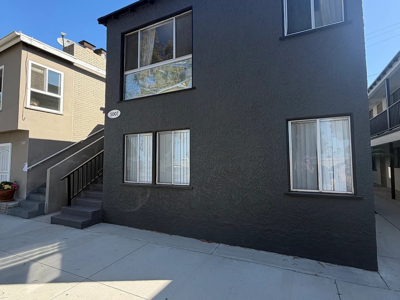 Studio, 425 sqft, $1,995 — Photo 1