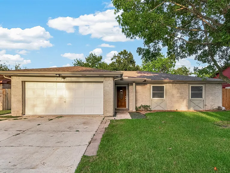 7338 Cornwall Bridge Ln — Photo 1