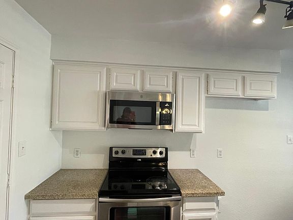 5th image of 402 Santa Fe Trl APT 34