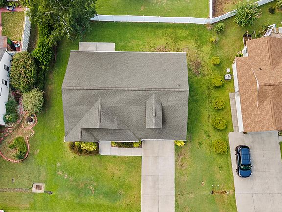 3rd image of 2180 Seaford Dr.