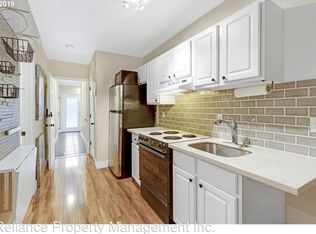 3409 SW Moss St, Portland, OR 97219