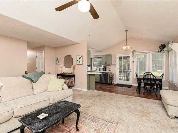39 Paces Lakes Rdg, Dallas, GA 30157