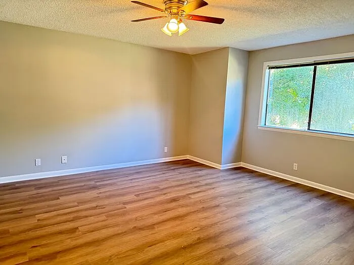 431 Belle Pointe Dr — Photo 20