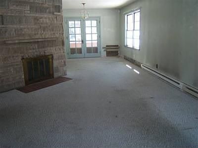 3rd image of 518 W Parkway Dr