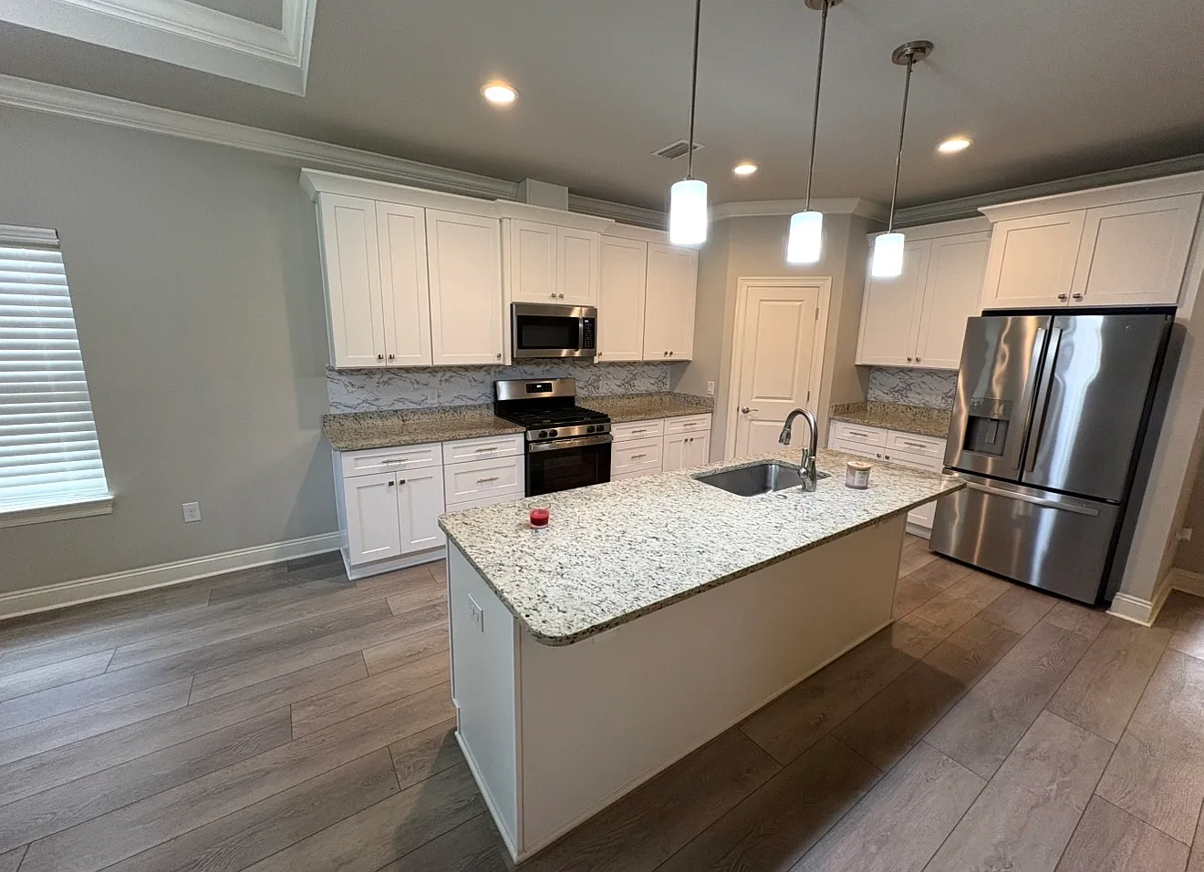 3 bed, 1763 sqft, $2,700 — Photo 2