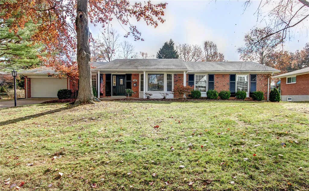 830 Garland Pl photo 1