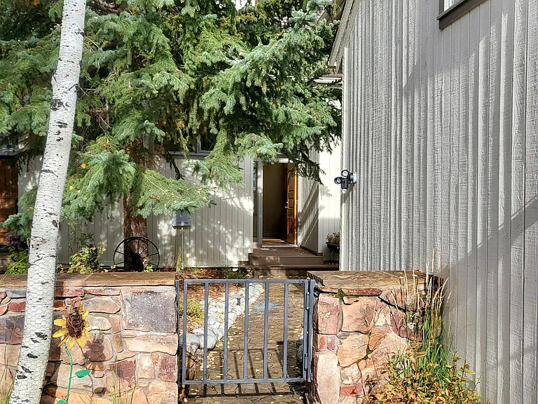 Entry Garden