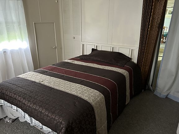 5th image of 18 Renee St