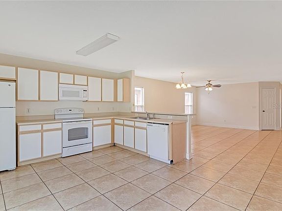 4th image of 1212 Kempton Chase Pkwy