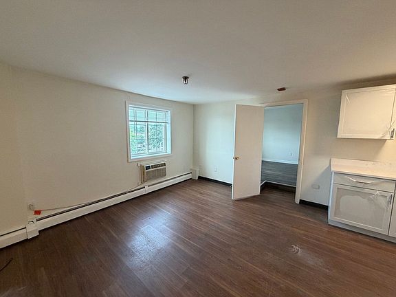 4th image of 261 Pine St APT 41