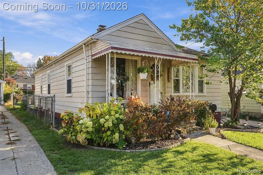 3 bed, 2.0 bath, 1726 sqft, $1,950 — Photo 2