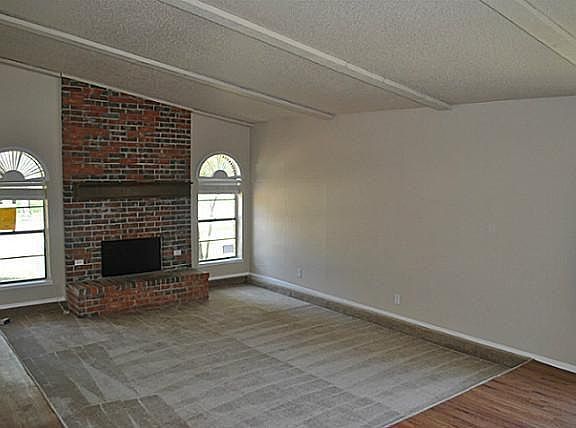 3rd image of 3122 Castle Rock Ln
