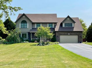 4208 Billingsgate Ln, Woodstock, IL 60098