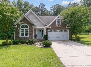 566 Orchard Falls Dr, Spring Lake, NC 28390